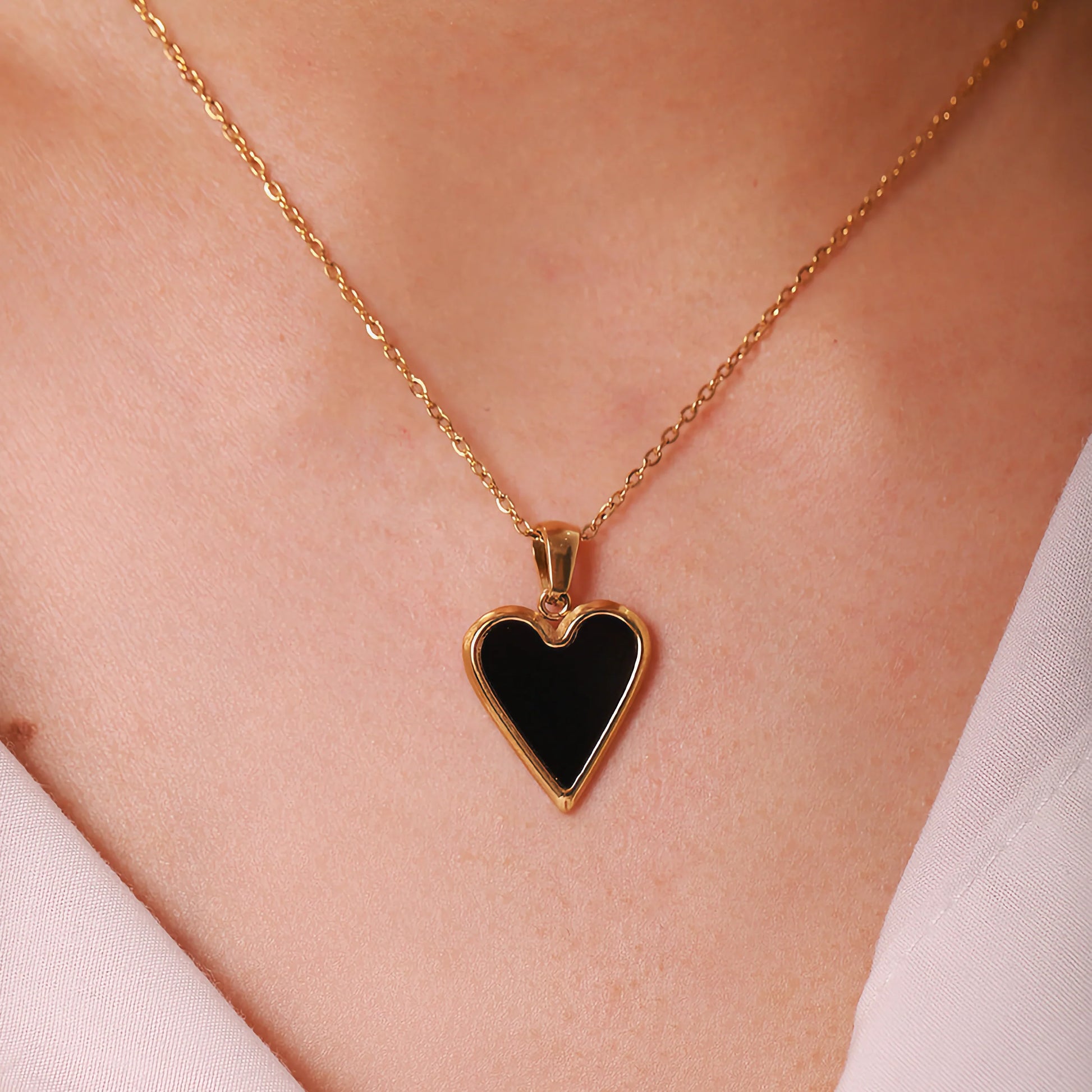 Pakabukas "Love"