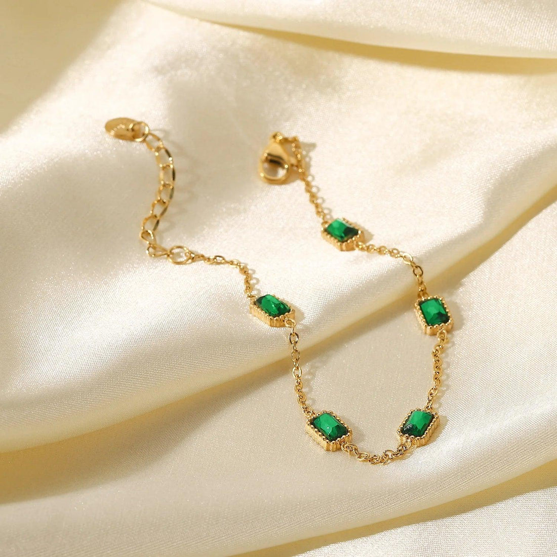 Apyrankė "Emerald" - Emberly
